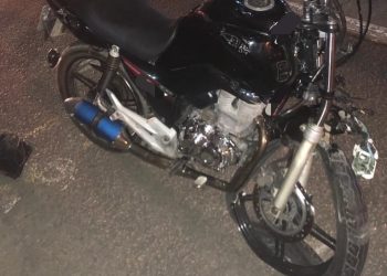 Motociclista morre após colidir na traseira de caminhão na BR-232, em Gravatá
