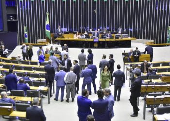 Câmara dos Deputados aprova texto-base da minirreforma eleitoral; saiba o que muda