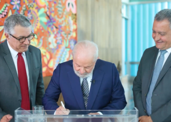 Lula sanciona lei de compensação aos estados por ICMS de combustíveis