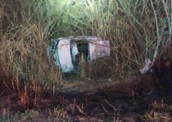 Idoso morre e outras três pessoas ficam feridas após carro capotar na BR-232, em Gravatá