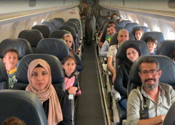 Brasileiros repatriados da Faixa de Gaza embarcam rumo ao Brasil