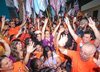 Eleições 2024: Padre Joselito encerra campanha eleitoral com Porta a Porta no bairro Novo