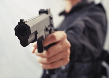 Adolescente é detido pela PM após tentativa de assalto a joalheria em Gravatá
