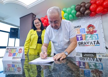 Após baixo desempenho no Saeb, prefeito Joselito Gomes lança programa de alfabetização em Gravatá