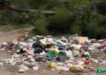Limpeza urbana é suspensa em Gravatá após anulação de contrato por irregularidades; cidade tem ruas com lixo acumulado