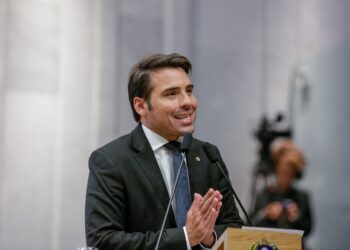 João Paulo Costa cobra pavimentação da PE-78, que liga Gravatá a Passira