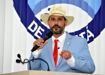 Ricardo Malta, do PSB, toma posse como vereador de Gravatá após cassação de Eduardo Cassapa