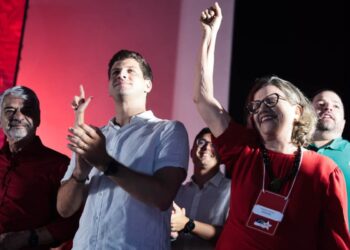 Eleições 2026: PT formaliza apoio à pré-candidatura de João Campos ao governo de Pernambuco