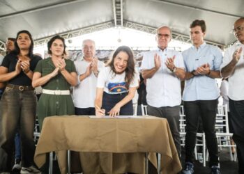 Em Gravatá, Raquel Lyra entrega água do São Francisco e autoriza licitação da PE-78, que liga Gravatá a Passira