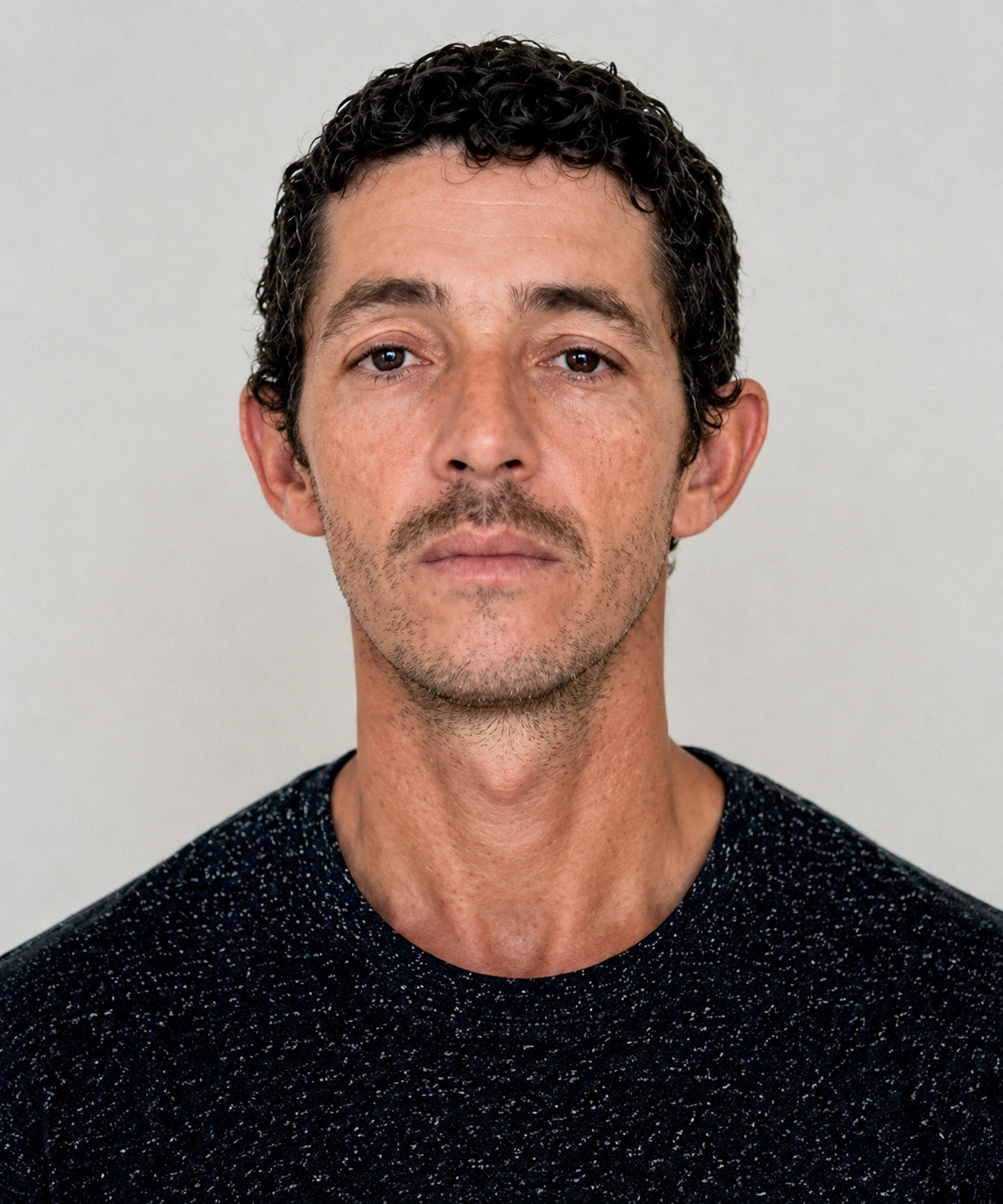 Geriton Honório da Silva, 34 anos, foi morto a tiros às margens do Rio Ipojuca, em Gravatá.