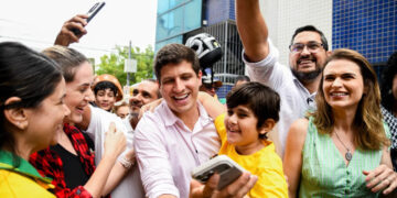 Eleições 2026: João Campos visita Gravatá durante agenda de pré-campanha no São João